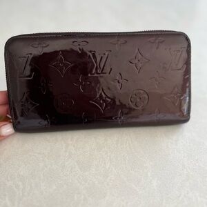 Authentic Louis Vuitton Monogram Vernis Zippy Wallet Amarante